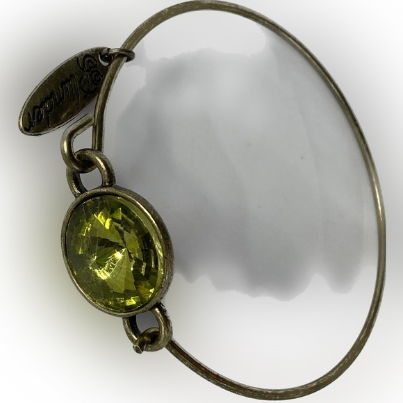 Plunder Peridot Colored Bracelet - Picture 2 of 4